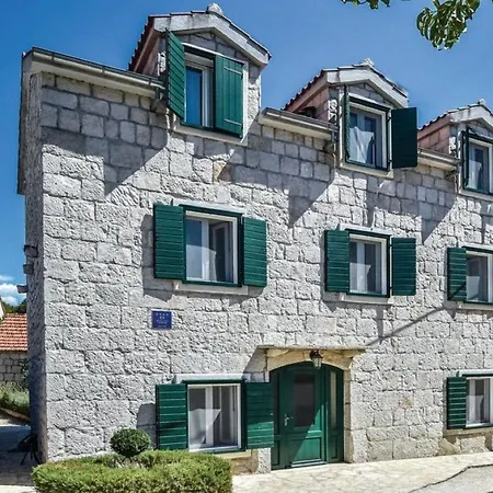 Caelum Villa *