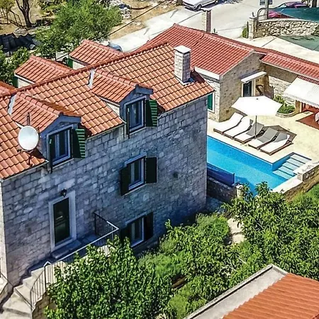 Caelum Villa